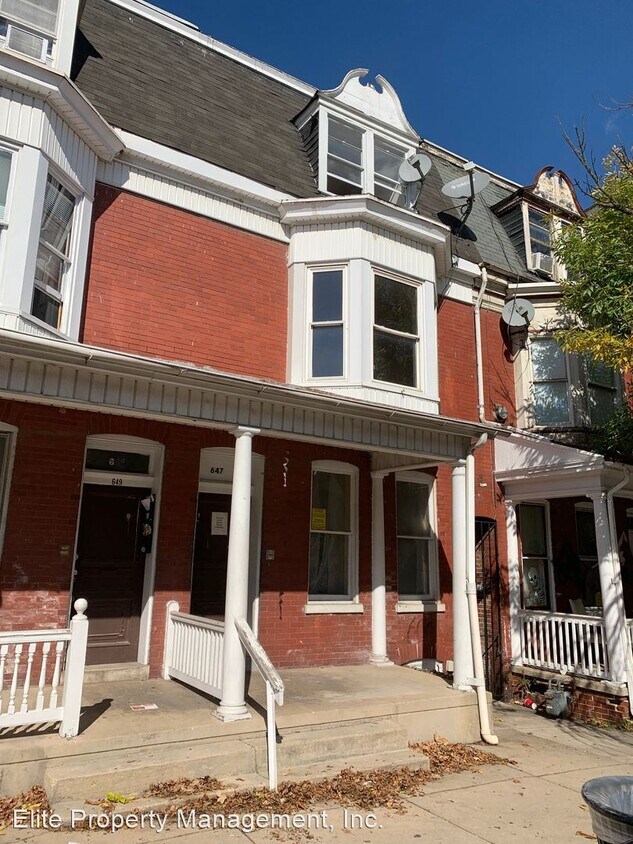 Primary Photo - 3 br, 1 bath House - 647 W. Princess St., ...