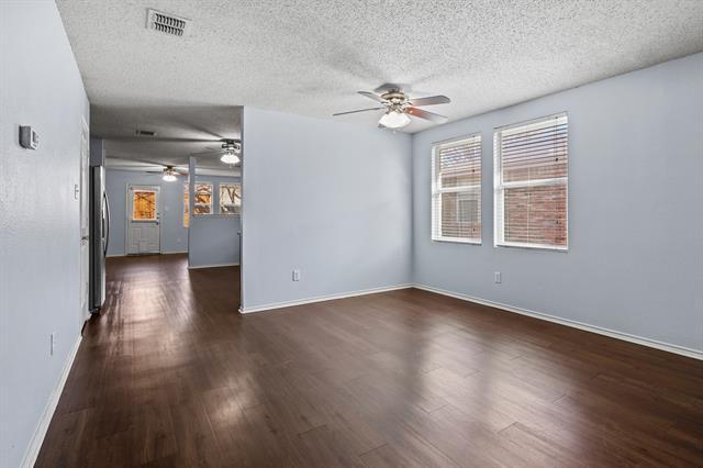 Foto del edificio - 1937 Riverchase Ln