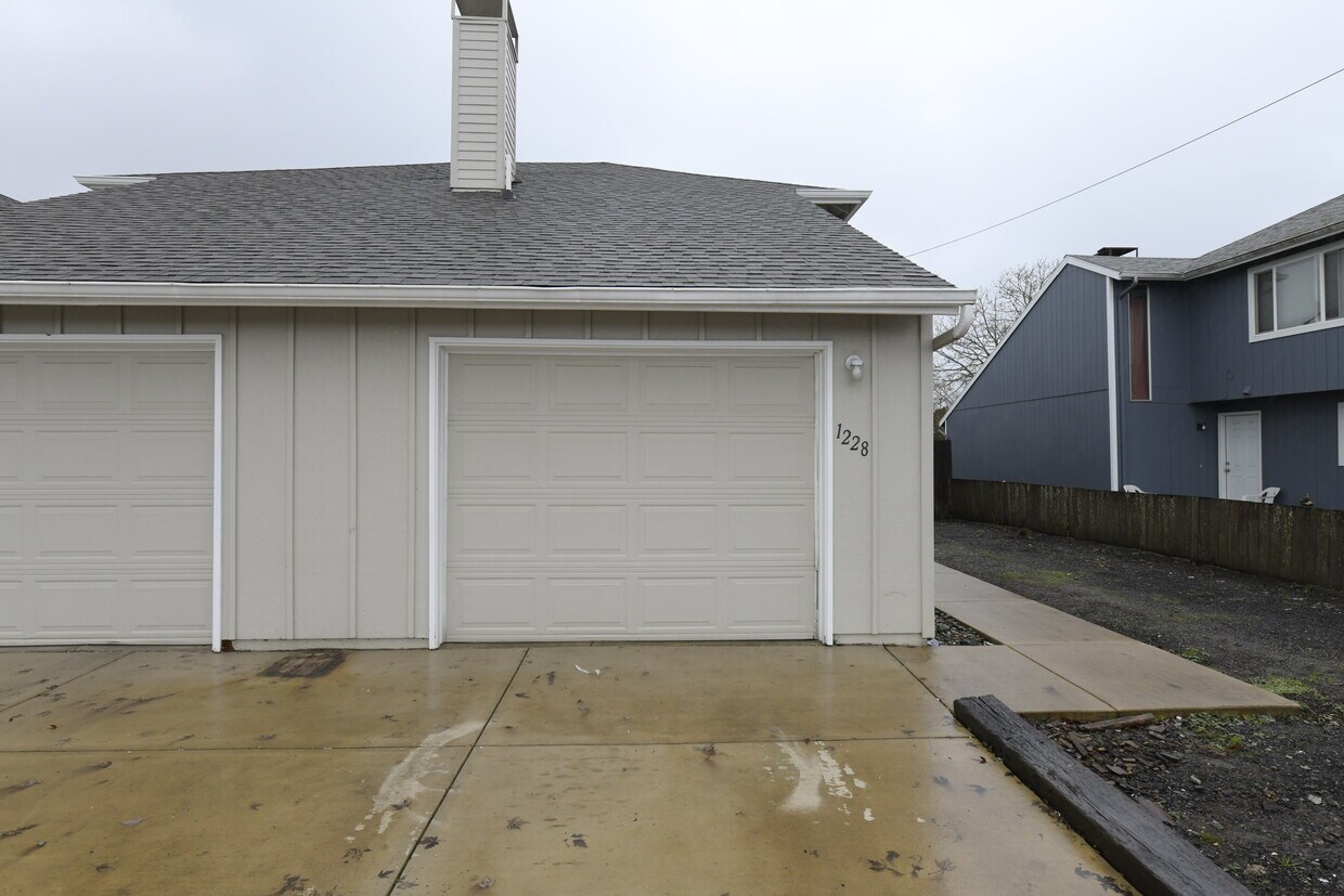 Foto principal - 1228 46th Pl SE