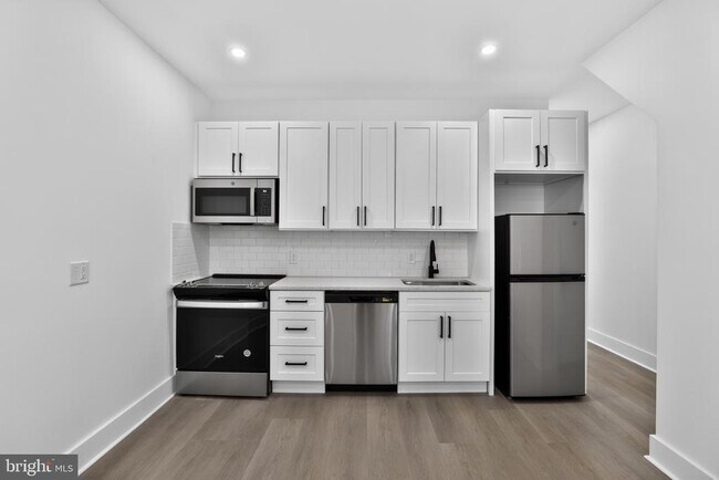 Foto del edificio - 4825 Old York Rd