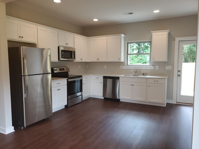 Foto del edificio - Home for Rent in Clanton, AL.. Available to View Now!!!