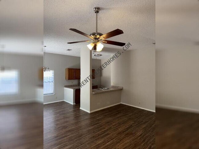 Foto del edificio - 5711 Sun Canyon Dr