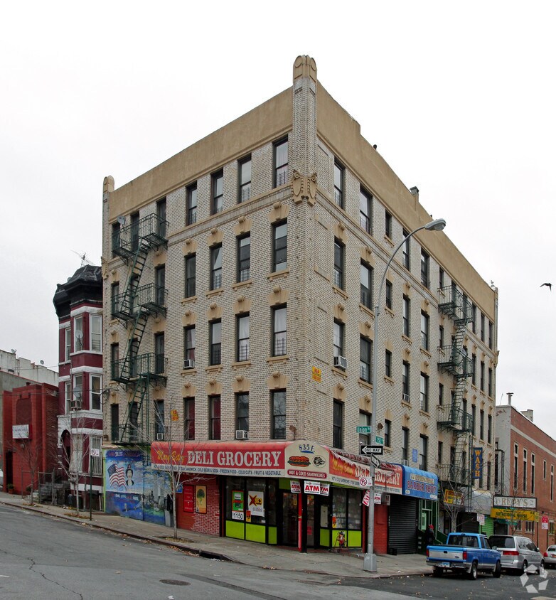 Primary Photo - 835 E 152nd St