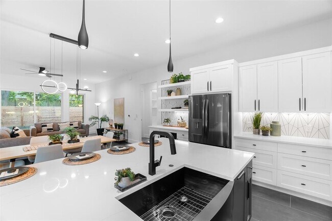 Foto del edificio - 6304 Middleham Pl