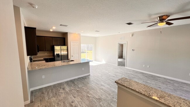Building Photo - BRAND NEW UPGRADED 3 BD / 2 BA Home in Pal...