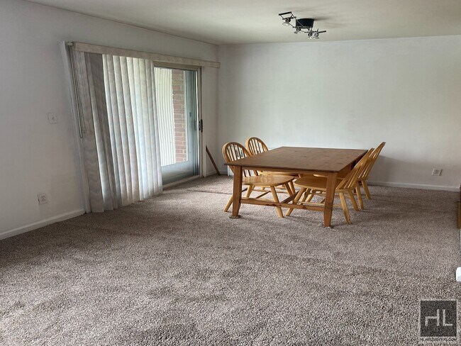 Building Photo - 51-05 Hillyer St