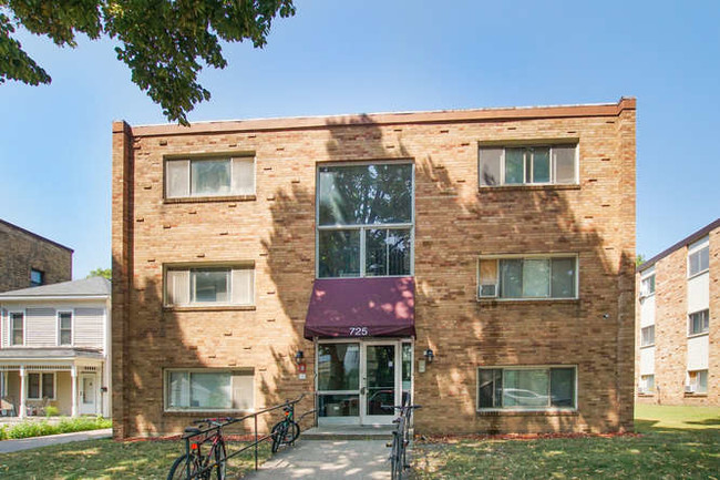 Building Photo - 729 SE 8th Ave