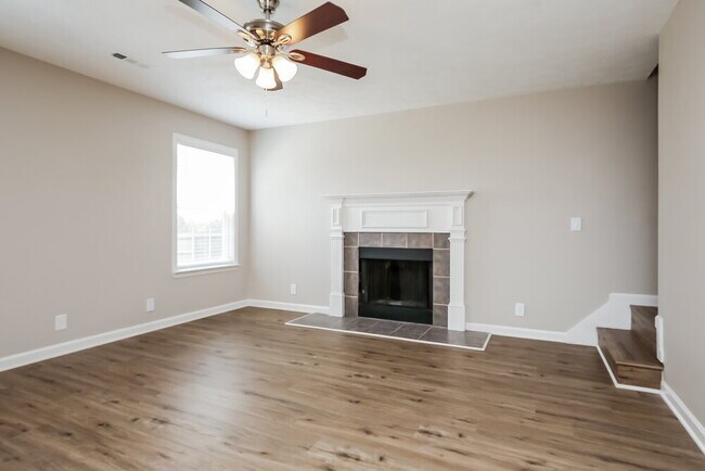 Foto del edificio - 909 General Barksdale Dr