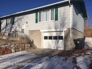 Building Photo - 3 br, 2.5 bath House - 220 Kinnikinnick