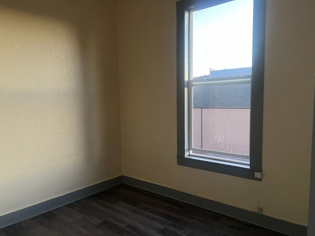 Building Photo - 931Del