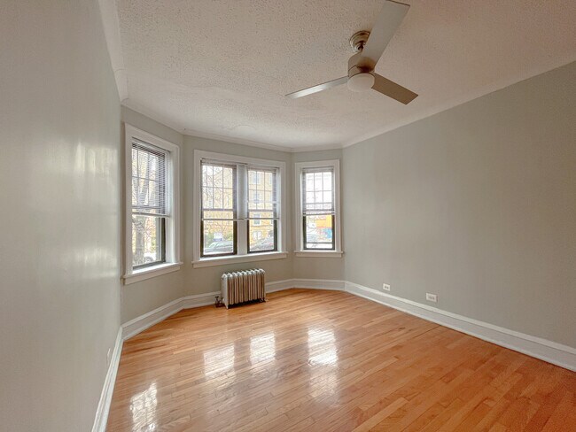 Foto del edificio - 3600 N Claremont Ave