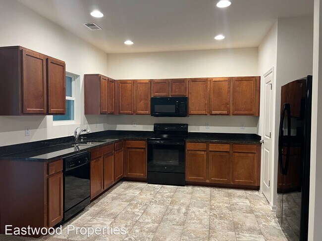 Building Photo - 2 br, 2.5 bath House - 204 Swallowtail Lane