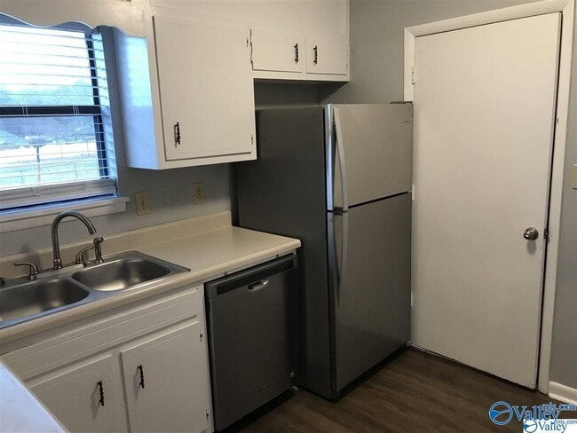 Building Photo - 104 Woodlawn Dr