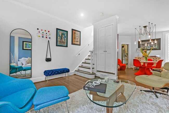 Building Photo - 1225 33rd St NW