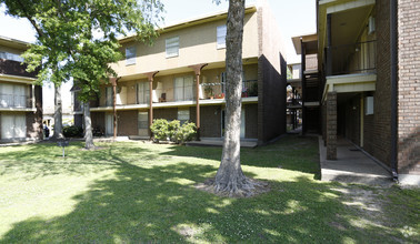 Chateau Cleary Apartments photo'