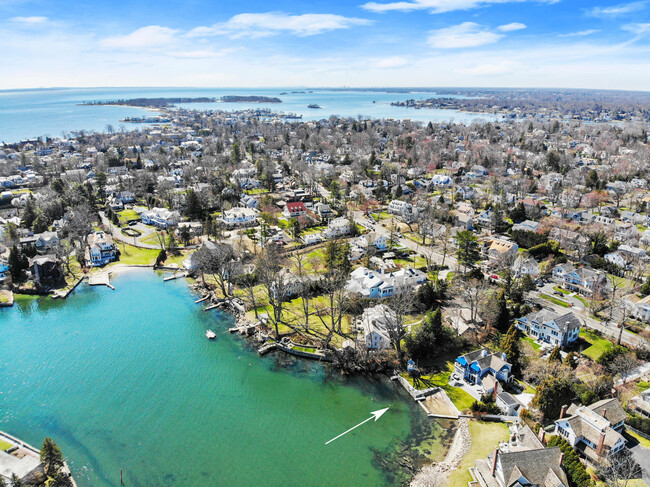 Foto del edificio - 36 Shore Rd