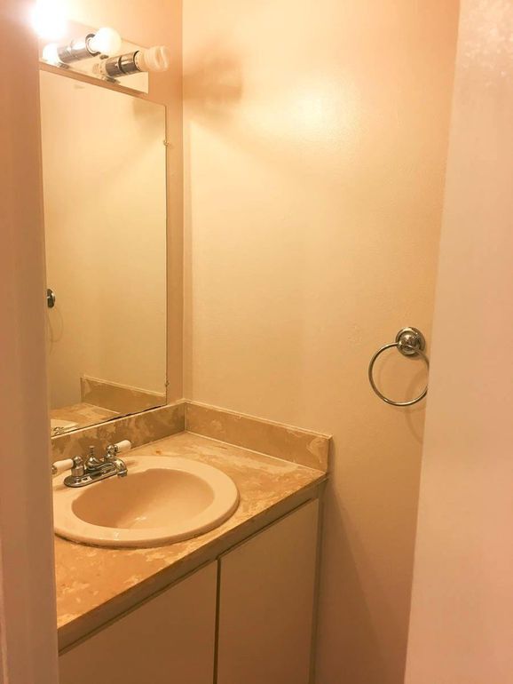 Foto del edificio - 4213 Savannah Ln