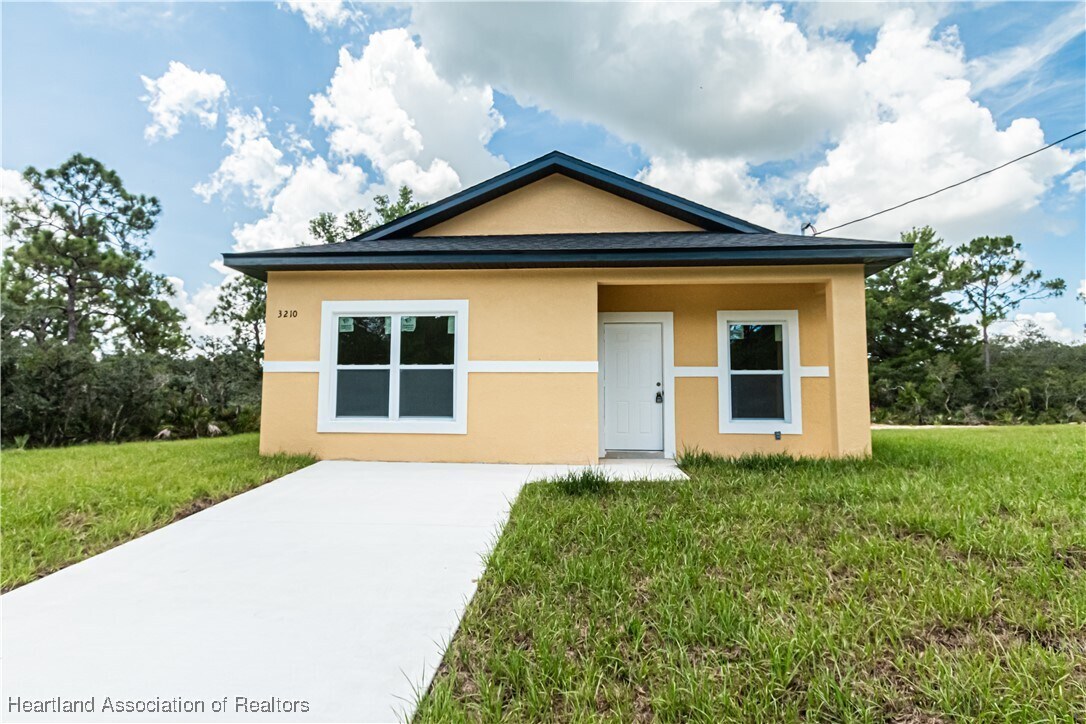 Primary Photo - 3210 Oleander Dr