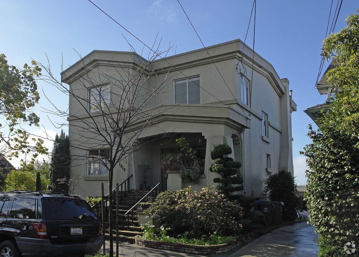 Building Photo - 1912 Clinton Ave