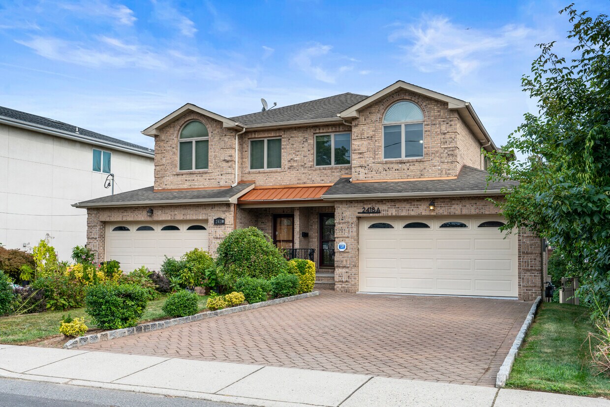 2418A 2nd St Unit A, Fort Lee, NJ 07024 Condo for Rent in Fort Lee