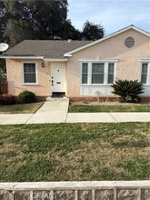 Building Photo - 110 W Home Pl