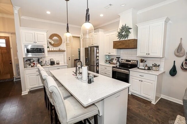 Building Photo - 613 Creekside Cv
