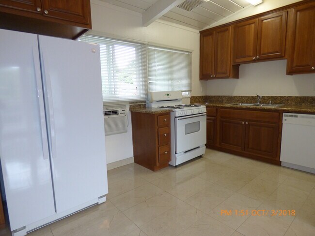 Kitchen - 239 S Church Ln