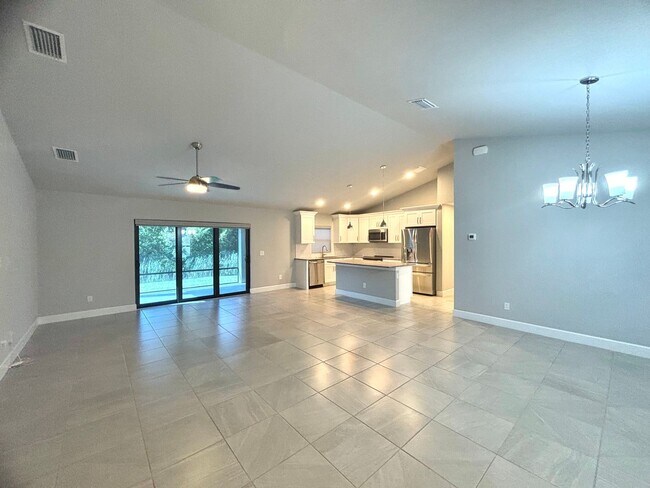 Foto del edificio - Modern 3 Bed, 2 Bath Home with Stylish Upgrades!
