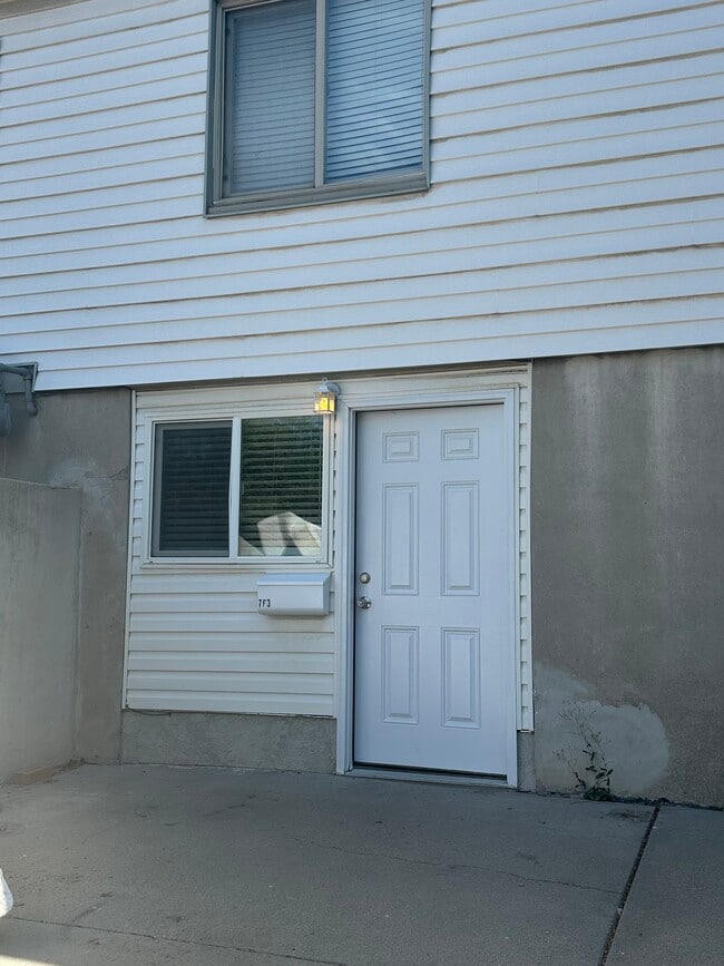 Building Photo - 763 S 1000 E