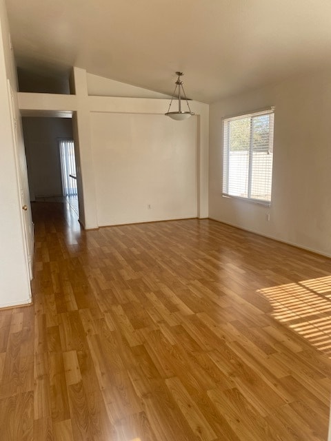Foto del edificio - 1056 Menands Ave