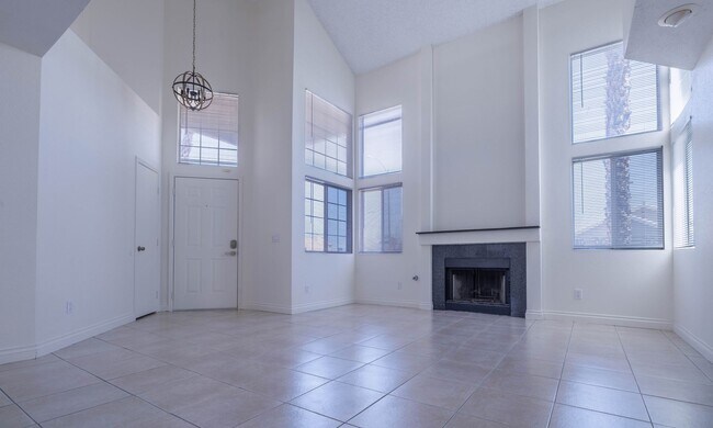 Foto del edificio - 1143 E Adelman Dr