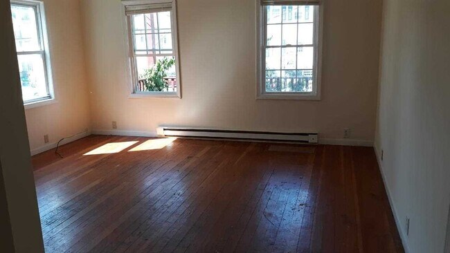 Foto del edificio - 24 Franklindale Ave