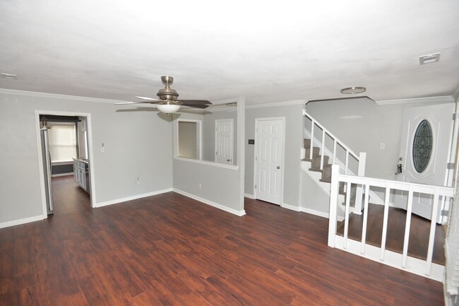 Building Photo - 3 Bedroom Townhome in Kempsville Lakes