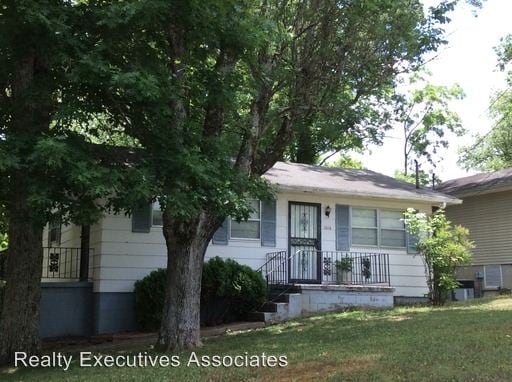 Primary Photo - 2516 W Beaver Creek Dr