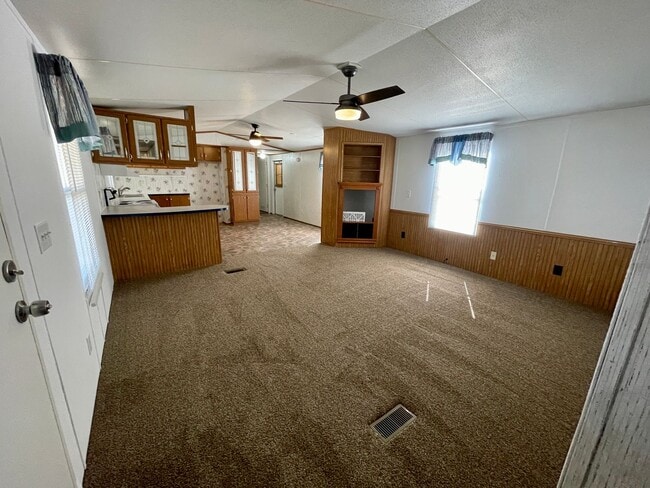 Building Photo - Mobile on Acreage