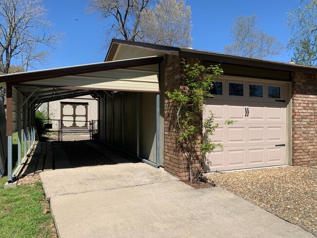Building Photo - 3 Creekridge Cir
