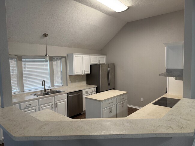 Building Photo - 7932 Hill Country Ln