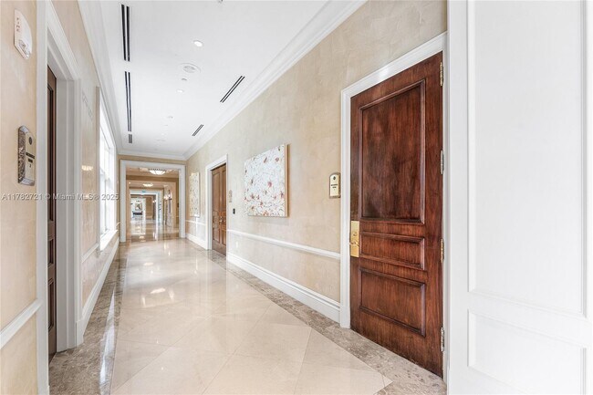 Building Photo - 16047 Collins Ave