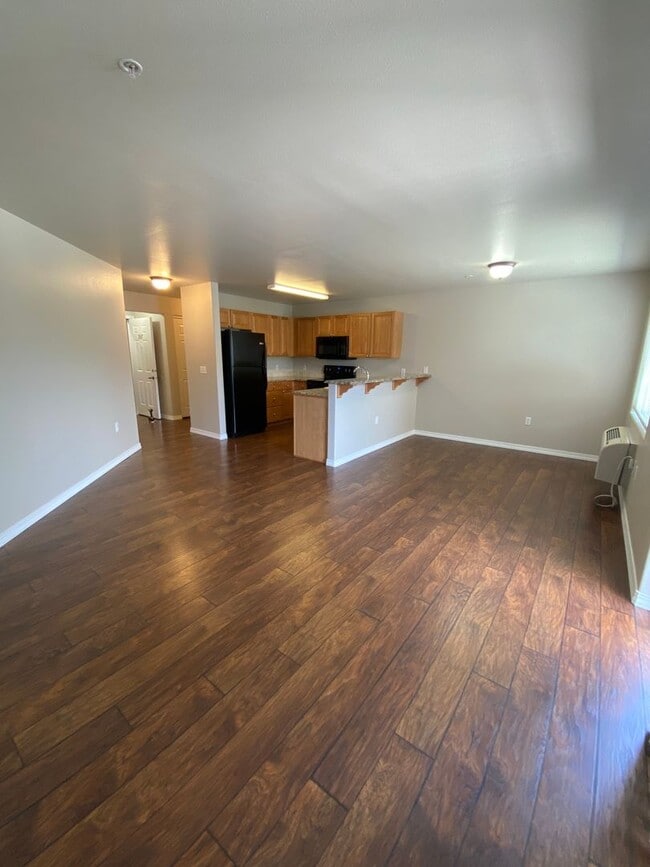 Foto del edificio - UPPER LEVEL CONDO (RPM#43)