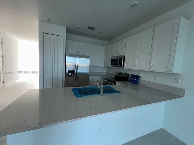 Building Photo - 6412 Seabright Ter