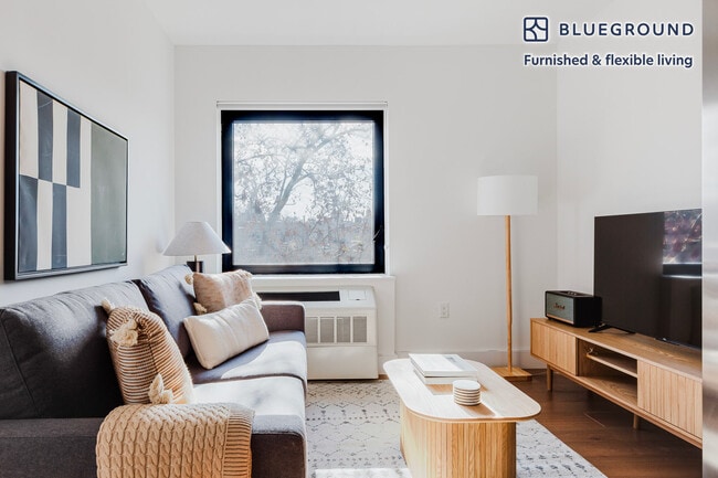 Building Photo - 325 Lafayette Ave