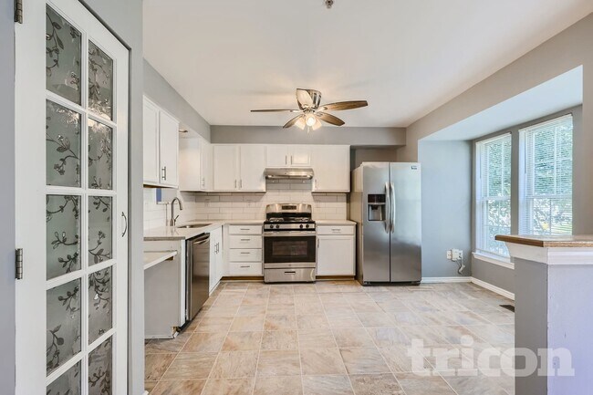 Building Photo - 6603 Polynesian Ln