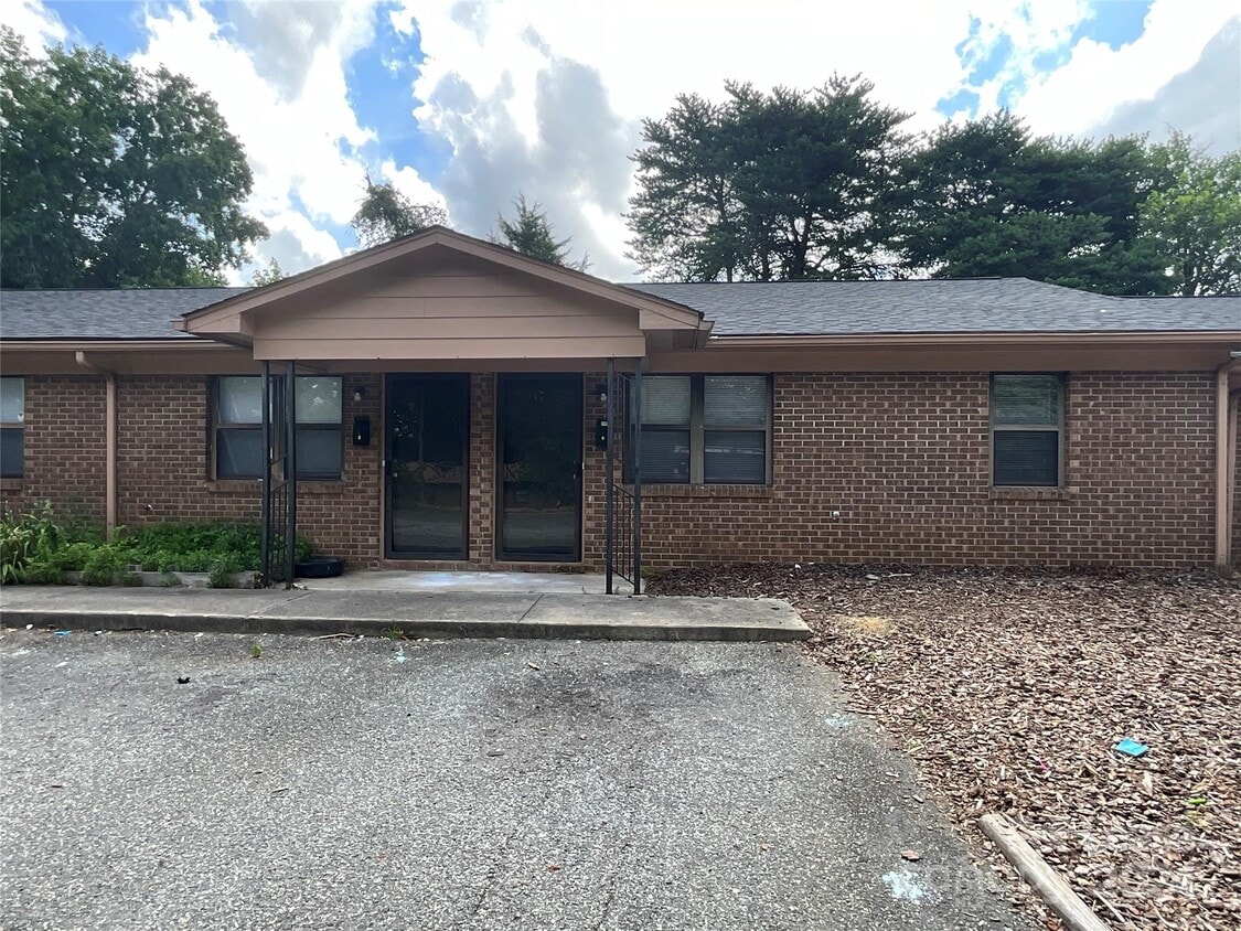 201 Arthur Dr, Thomasville, NC 27360 Townhome Rentals in Thomasville