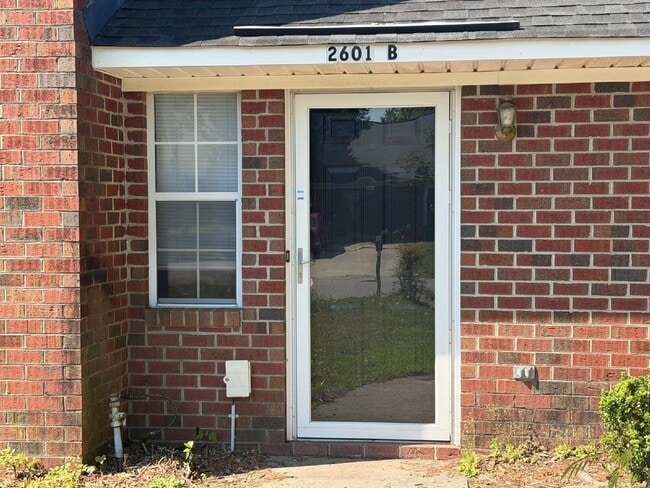 Building Photo - 2601 Richard Dr