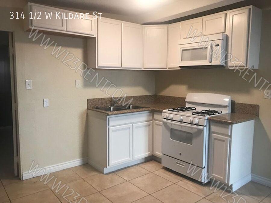 Foto principal - 1BD/ 1BATH WEST LANCASTER APT. UTILITIES I...