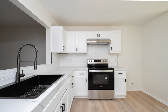 Foto del edificio - 18 Red Oak Pl