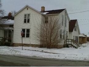 Building Photo - 923 Doty St