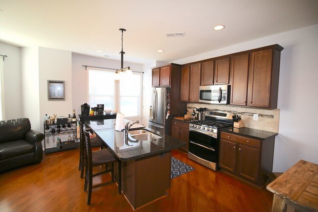 Building Photo - 9401 Zebedee St