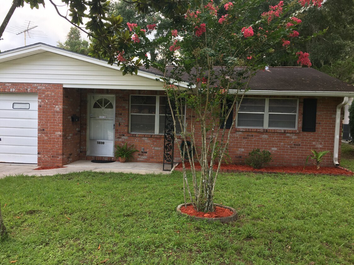 5830 11th St, Zephyrhills, FL 33542 House Rental in Zephyrhills, FL