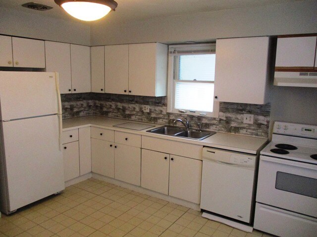 Foto del edificio - 224 Robinhood Ln